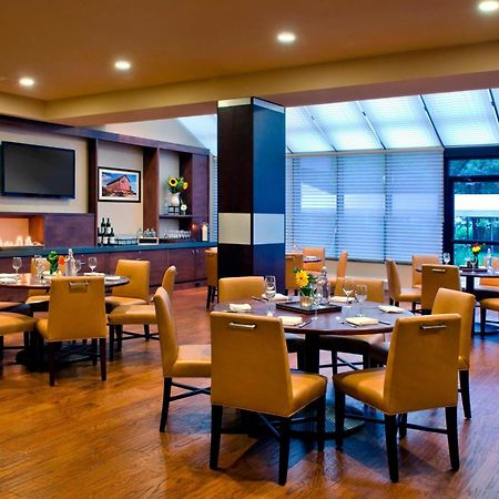 Trumbull Marriott Shelton Ресторан фото