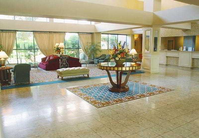 Trumbull Marriott Shelton Интерьер фото